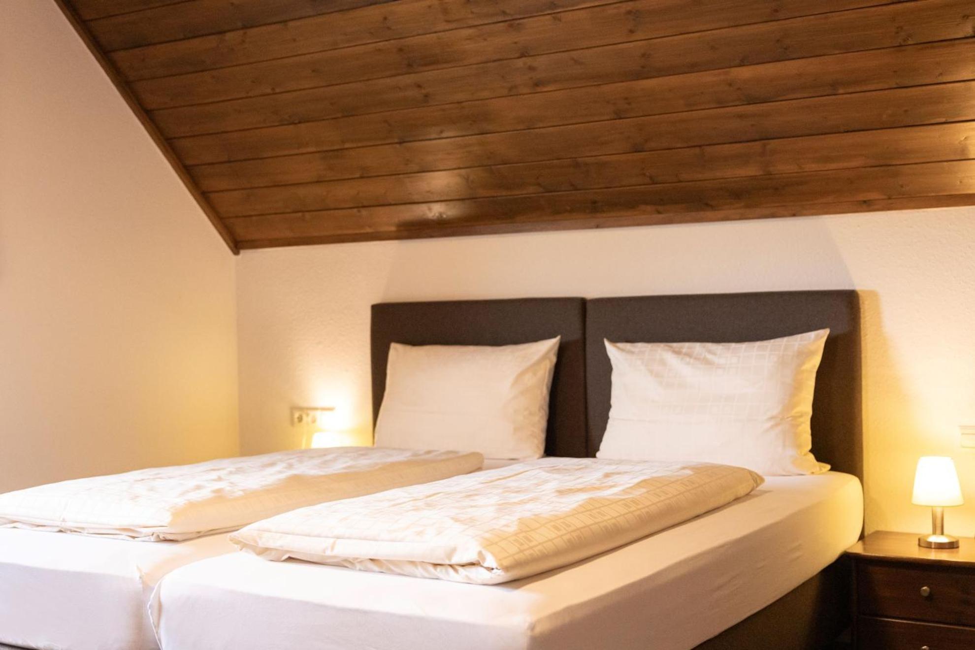 Altbau Gasthaus Amboss Grunkraut ภายนอก รูปภาพ